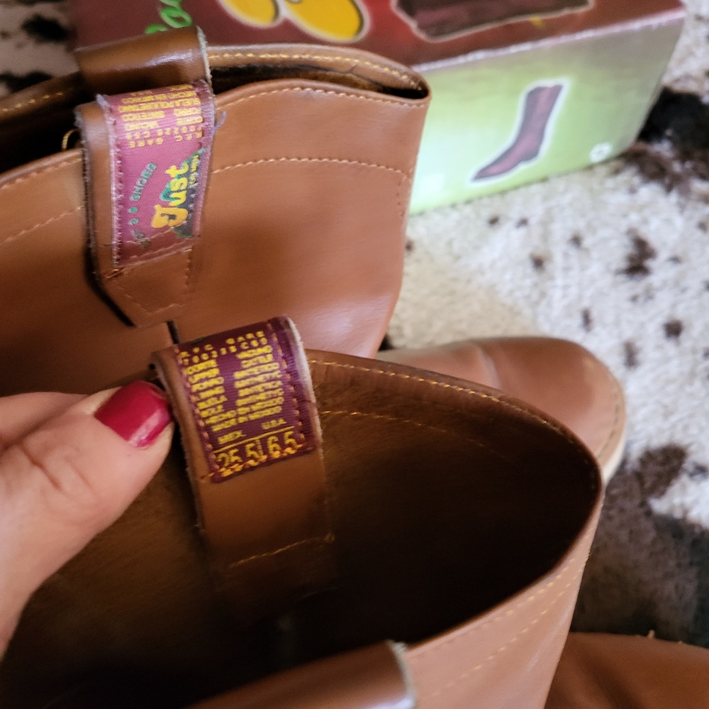 Mens work boots, wearn twice. (No Iron toe)